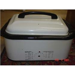 Large Hamilton Beach porcelain roaster