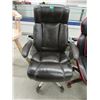 Image 1 : Brown Leather Executive Office Chair