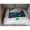 Image 1 : New Full Down Alternative Microfiber Comforter