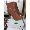 Image 1 : New Pair of Size 42 Lace Up Boots - Brown