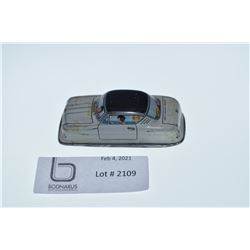 GERMAN TIN WIND-UP CAR (NO KEY)