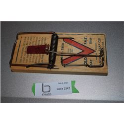 VINTAGE NICE RAT TRAP