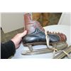 Image 2 : ANTIQUE LEATHER BAUER SKATE, SIZE 12W
