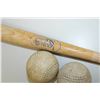 Image 2 : VINTAGE LOUISVILLE SLUGGER & BALLS