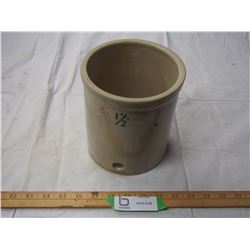 1/2 GALLON STONEWARE CROCK (UNIQUE)