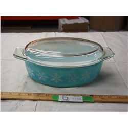 VINTAGE PYREX SNOWFLAKE DESIGN ROASTER