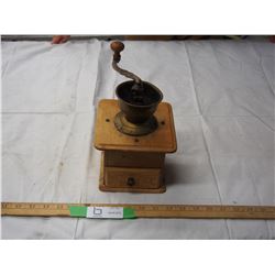 VINTAGE COFFEE GRINDER