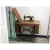 Image 1 : VINTAGE SINGER SEWING MACHINE WITH TABLE