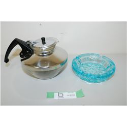 PYREX DECO COFFEE POT & ART GLASS ASHTRAY