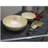 Image 1 : ENAMEL BOWL PLUS OTHER BOWLS, POTTERY TRAY (BEEN REPAIRED) PLUS MISC