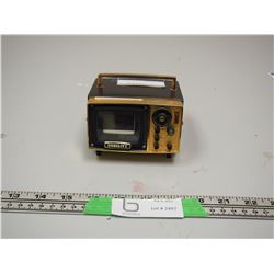 NOBILITY SLIDE PROJECTOR & RADIO BATTERY OPERATED