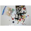 Image 1 : BUTTON & THREAD LOT