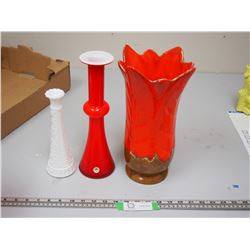 CERAMIC & GLASS DECORATIVE VASES