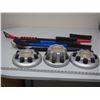 Image 1 : SNOW BRUSHES & CHEV CENTRE CUPS