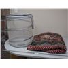 Image 1 : BLANKET & STORAGE CONTAINER