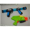 Image 3 : TEENAGE MUTANT NINJA TURTLES, PLASTIC TOY GUN, PLUS 2 OTHER