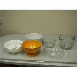 8 CUP MEASURING CUP, PYREX GLASS BOWL, BOWLS & STRAINERS