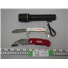 Image 1 : (2) POCKET KNIVES & FLASHLIGHT