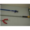 Image 2 : STEERING WHEEL LOCK, LAWN CLAW & BROOM