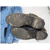 Image 3 : SIZE 10 D BOOTS & LEVI STRAUSS DENIM JACKET SIZE 40