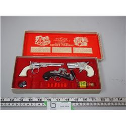 MADE IN ENGLAND TOY GUN SET IN ORIGINAL BOX