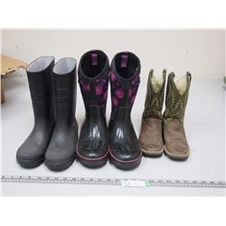 KIDS BOOTS SIZE 5, 7