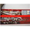 Image 4 : METAL TOOL BOX WITH CONTENTS