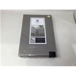 Wamsutta 70 x 120 tablecloth