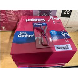 Case of Mrs. Gadget Keychain Tools