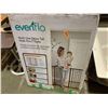 Image 1 : Evenflo Multi-Use Decor Tall Walk-Thru Gate