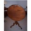 Image 1 : Victorian Tilt-Top Tea Table #1411107