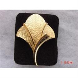 1950s Trifari Gold Fan Brooch #1433724