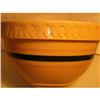 Image 1 : Yellowware mixing bowl over and back #1390983