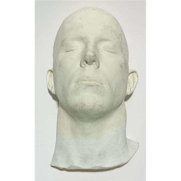 Artemis Fowl (2020) - Holly Short’s Neutrino Weapon (Closed)