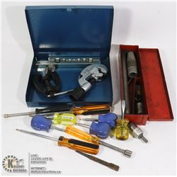 FLAT OF ASSORTED TOOLS INCLUDING SCREWDRIVERS