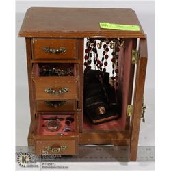 JEWELRY BIX WITH CONTENTS