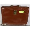 Image 1 : UNCLAIMED VINTAGE BRIEFCASE
