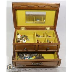 UNCLAIMED JEWELRY BOX WITH CONTENTS