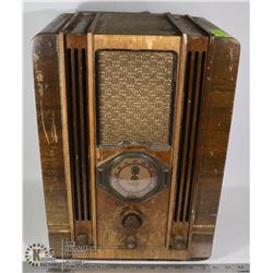 UNCLAIMED ANTIQUE RADIO