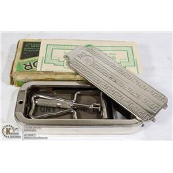 UNCLAIMED LOT OF ANTIQUE ROLLS RAZORS