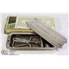 Image 1 : UNCLAIMED LOT OF ANTIQUE ROLLS RAZORS