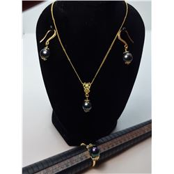 22)  GOLD TONE AND BLACK PEARL PENDANT
