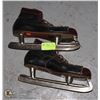 Image 1 : UNCLAIMED VINTAGE MENS SKATES