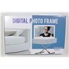 Image 1 : 10" DIGITAL PHOTO FRAME
