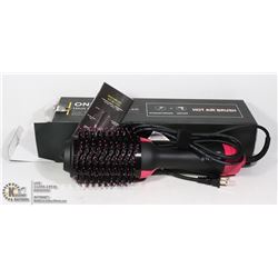 ONE STEP HAIR DRYER AND STYLER
