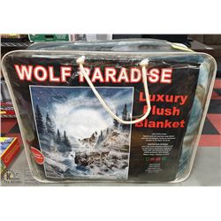 LUXURY PLUSH BLANKET WITH WOLF DESIGN