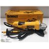 Image 1 : 4 1/2" DEWALT ANGLE GRINDER