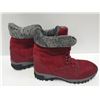 Image 1 : WOMENS RED FASHION BOOTS, SIZE 8.