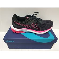 DISPLAY MODEL SIZE 9 WOMENS RUNNING SHOES.
