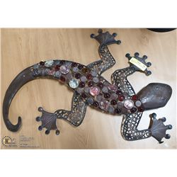 LARGE GHECKO WITH COLOURED STONES